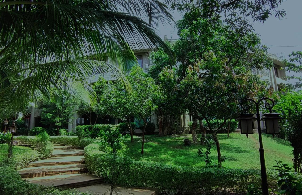 Silverador Resort Thane Bagian luar foto
