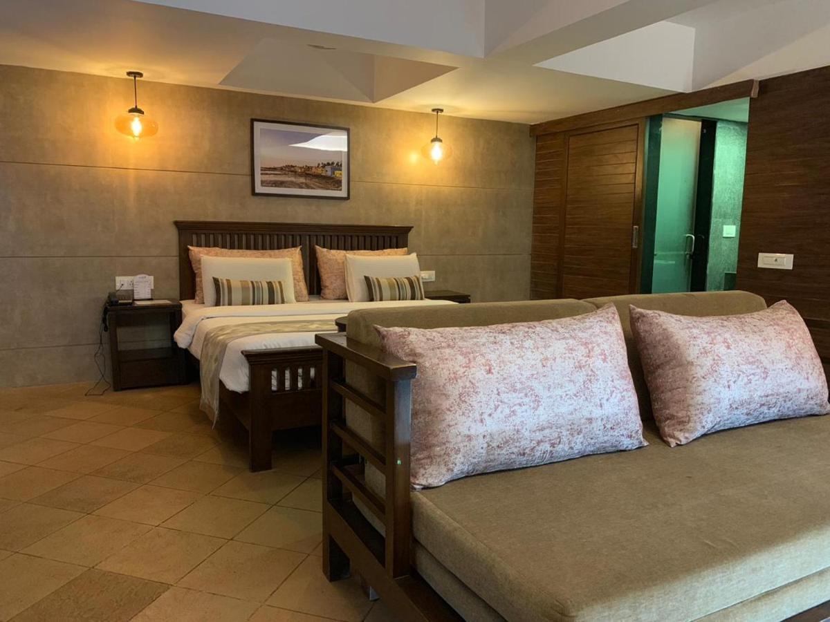 Silverador Resort Thane Bagian luar foto