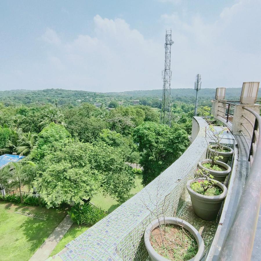 Silverador Resort Thane Bagian luar foto