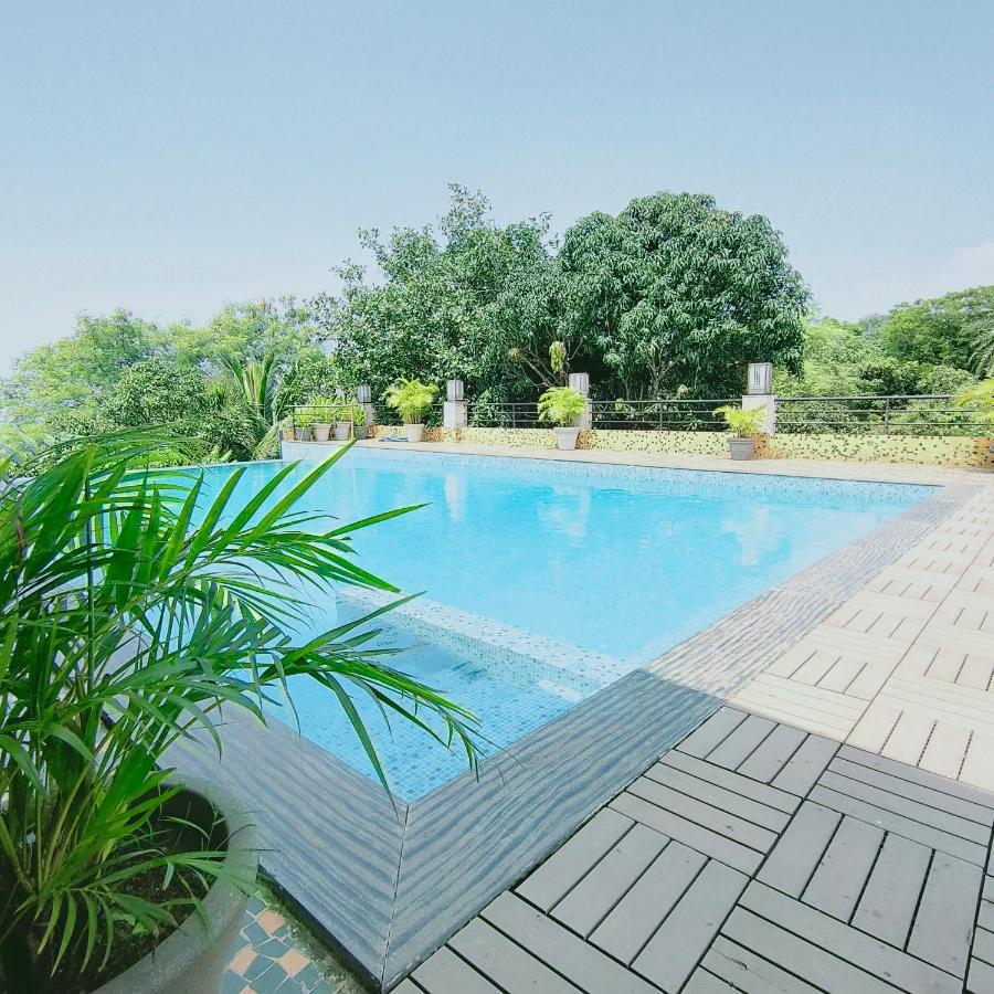 Silverador Resort Thane Bagian luar foto