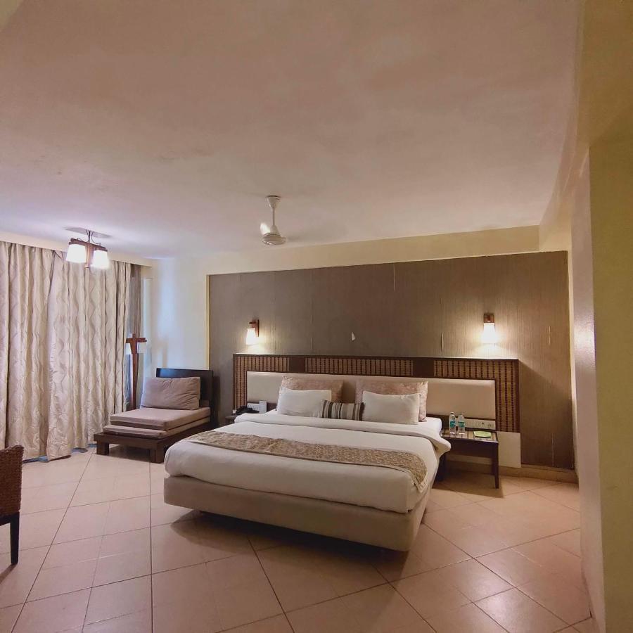Silverador Resort Thane Bagian luar foto