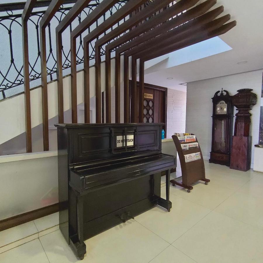 Silverador Resort Thane Bagian luar foto