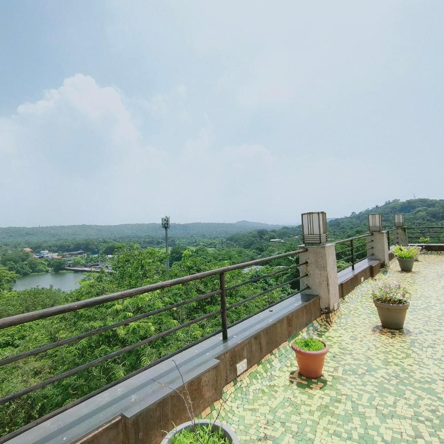 Silverador Resort Thane Bagian luar foto