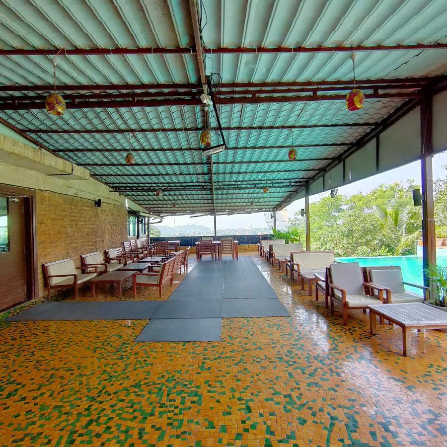 Silverador Resort Thane Bagian luar foto