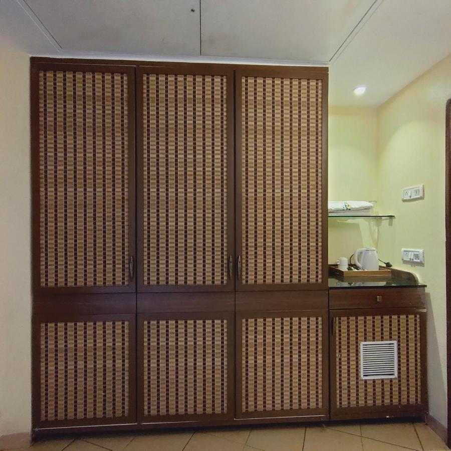 Silverador Resort Thane Bagian luar foto